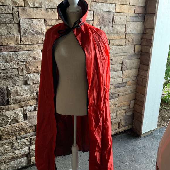 Cape - Picture 2 of 3